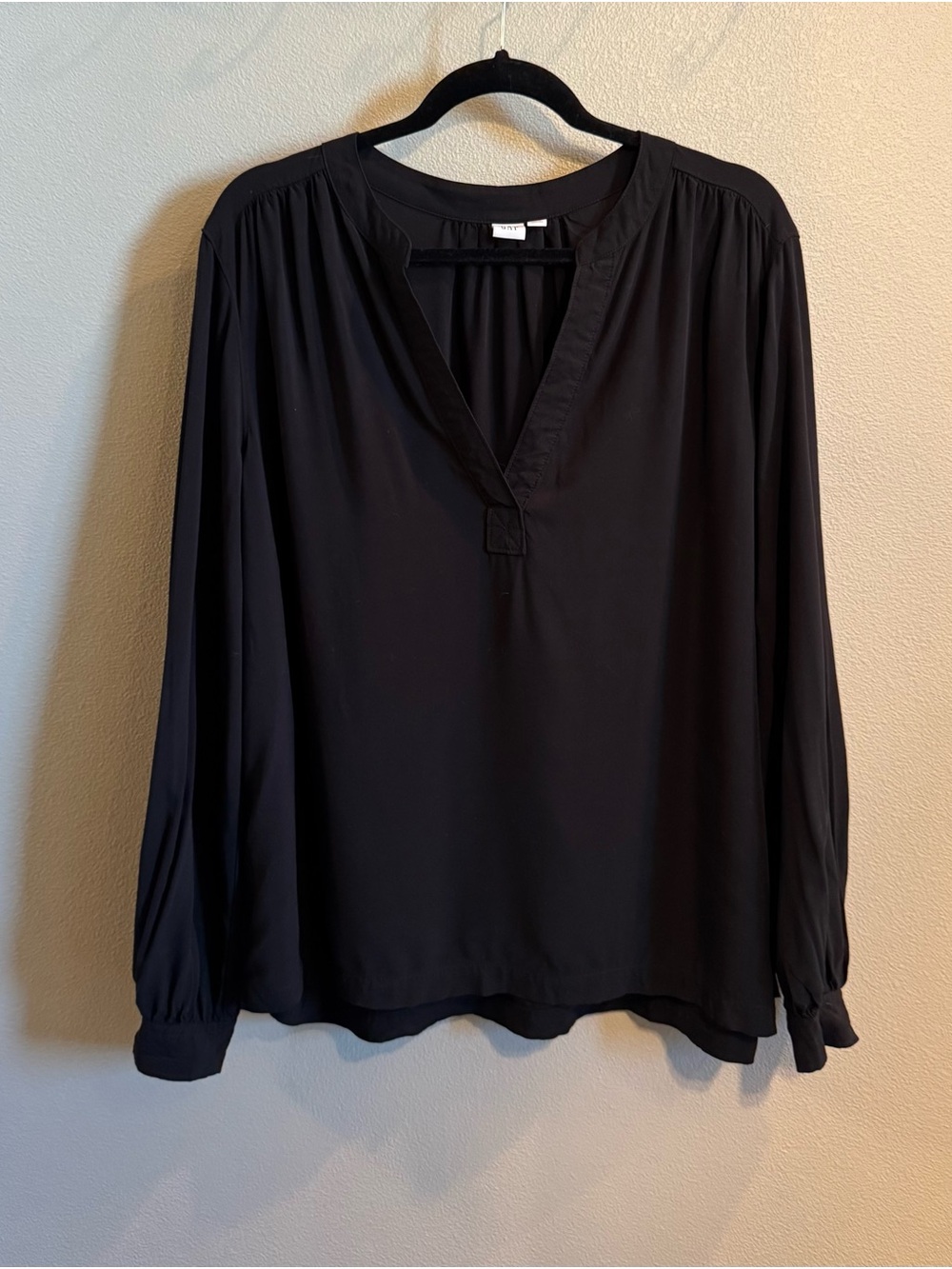 GAP Black V-Neck Long Sleeve Pullover Blouse